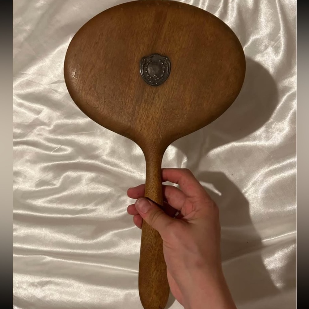 𝒱𝒾𝓃𝓉𝒶ℊℯ  𝒽𝒶𝓃𝒹 𝓂𝒾𝓇𝓇ℴ𝓇